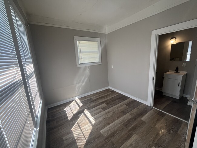 Building Photo - 1812 S Martin St