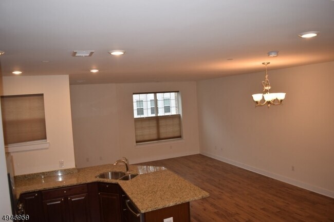 Building Photo - 229 Parkview Ln