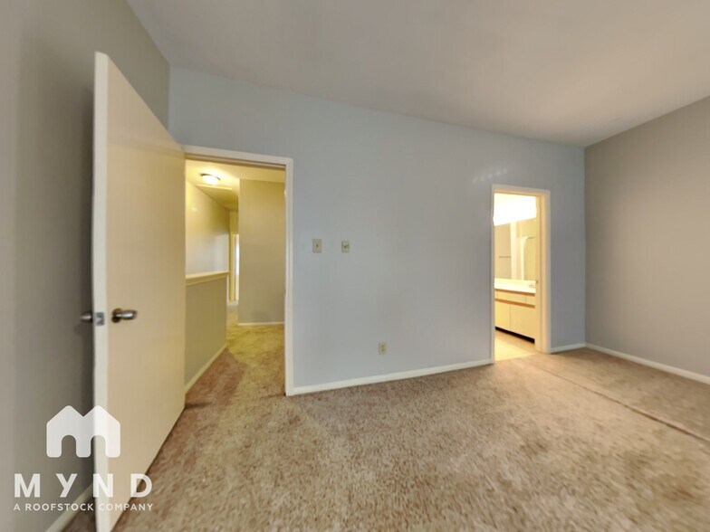 Building Photo - 2884 Holly Hall St