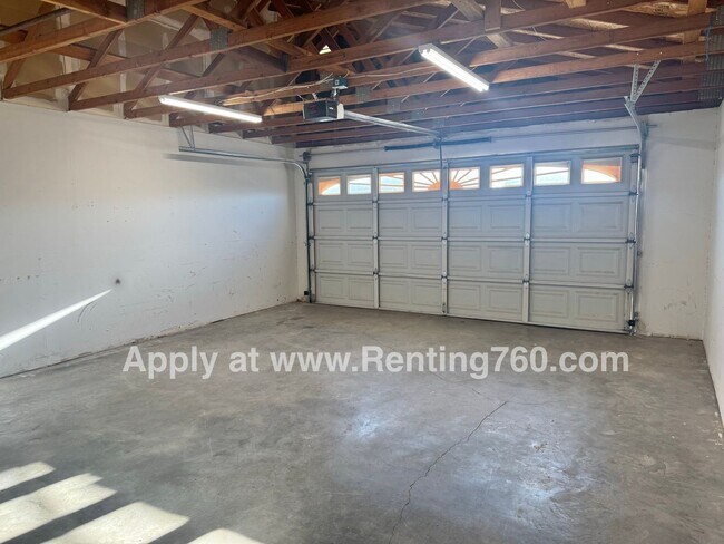 Building Photo - 7237 Murray Ln