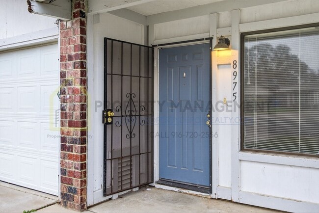 Building Photo - 8973 El Mirador Dr