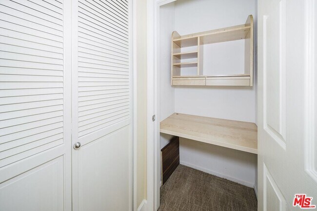 Building Photo - 937 12th St