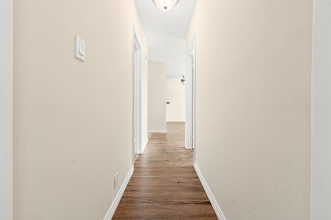 Building Photo - 6120 Decena Dr