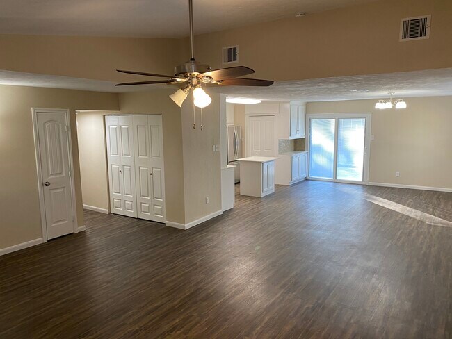 Building Photo - 5702 Golden Grove Ln