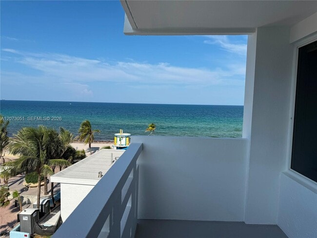Building Photo - 3111 N Ocean Dr
