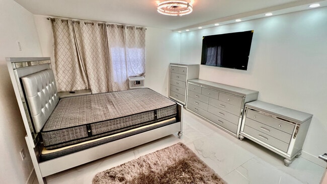 Building Photo - 31 SW 15th St