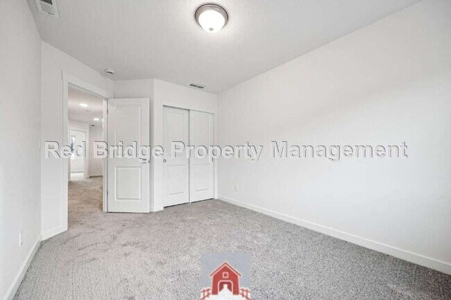 Building Photo - 2795 S Heather St