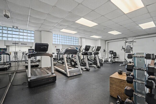 Building Photo - 3301 NE 5th Ave