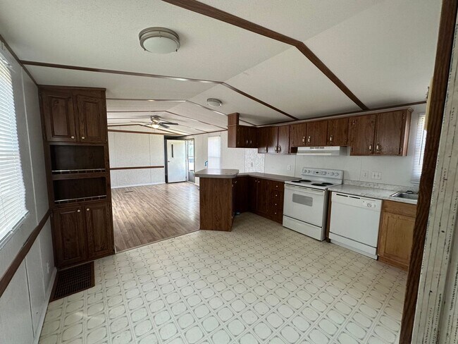 Building Photo - 3-Bedroom, 2-Bath Mobile Home in Wanchese