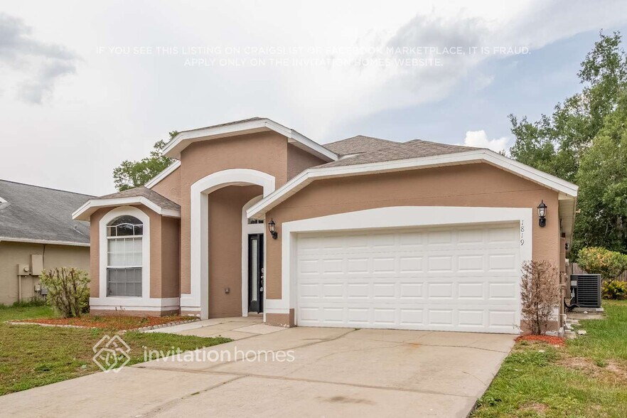 Building Photo - 1819 Windsor Oak Dr