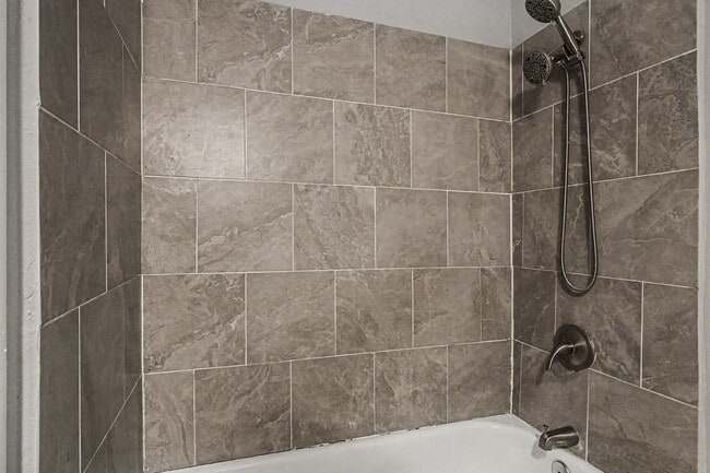 Building Photo - 1147 Oakley Dr