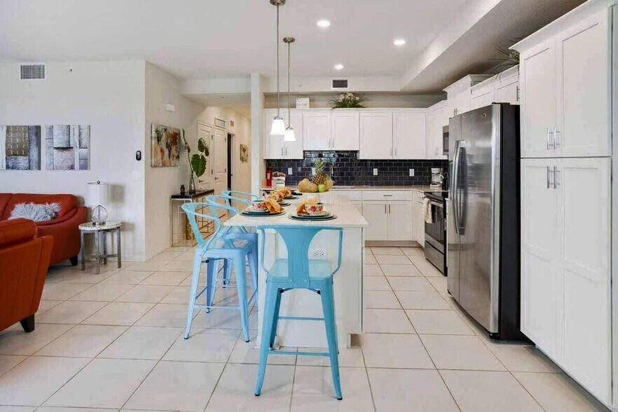 Building Photo - 4784 Clock Tower Dr