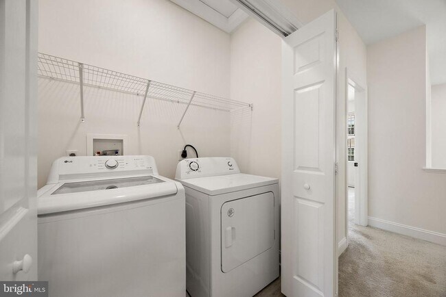 Building Photo - 601 Pony Ln