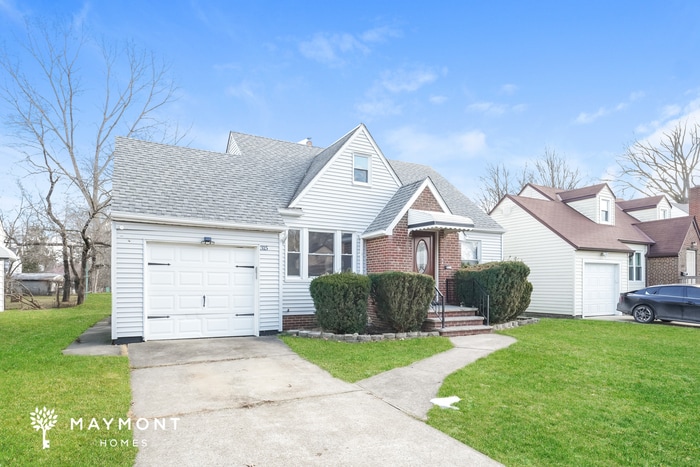 Building Photo - 315 E 264th St