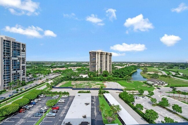 Building Photo - 2400 Presidential Way