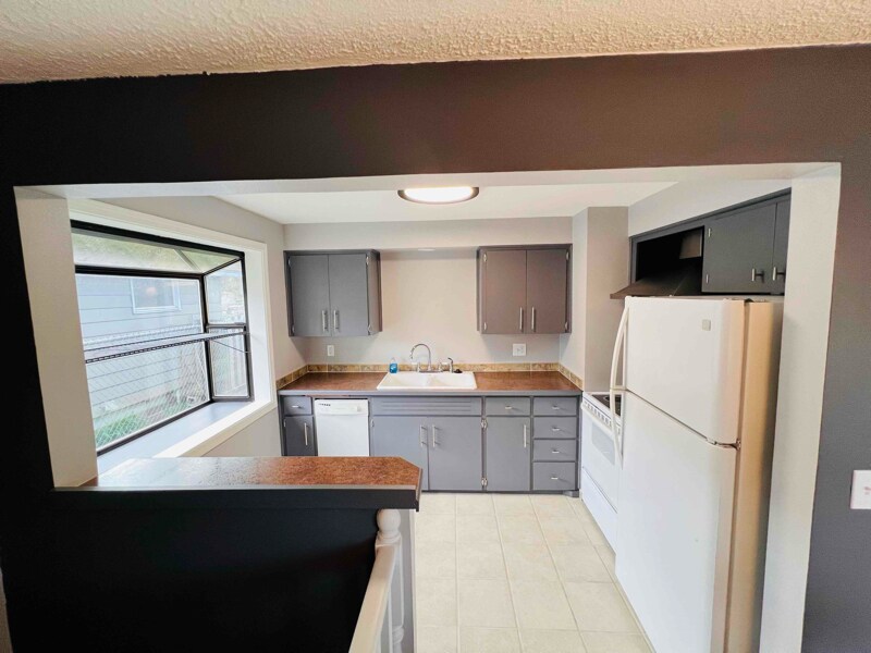 Building Photo - 6127 N Regal St