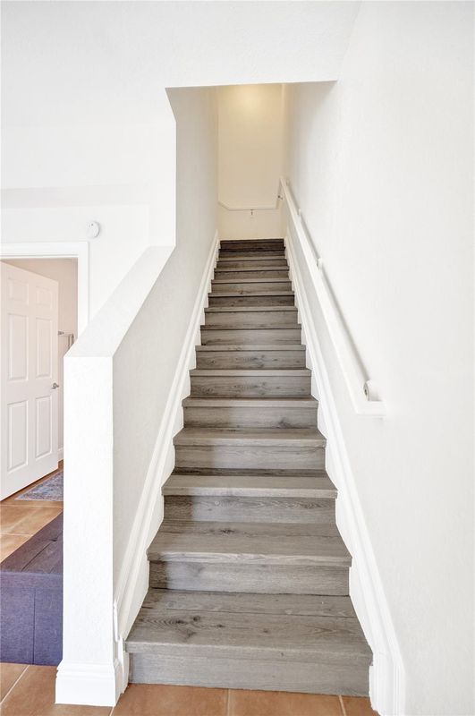 Building Photo - 228 SW 6th Ct