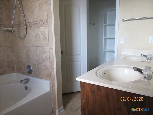 Building Photo - 6812 Alvin Dr