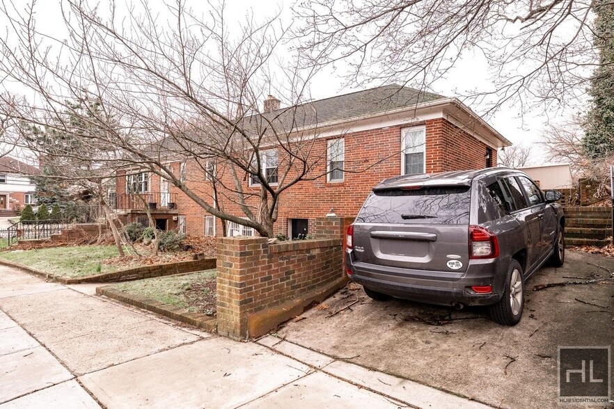 Building Photo - 188 STREET