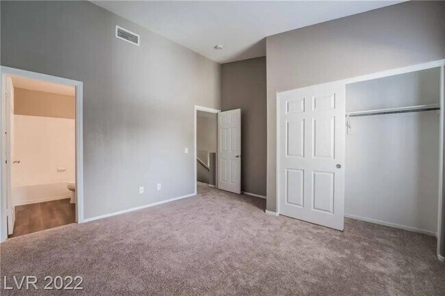 Building Photo - 2001 Quartz Cliff St