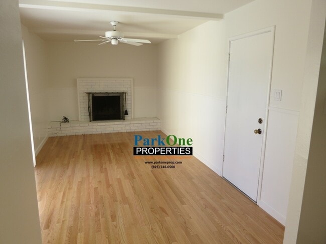Building Photo - Charming 3-Bedroom Single-Level Home with ...