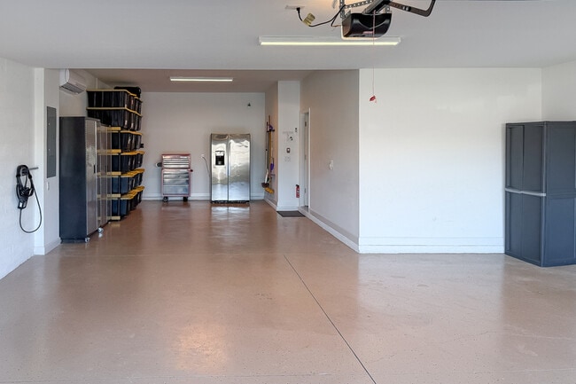 Building Photo - 18579 Ives Dr