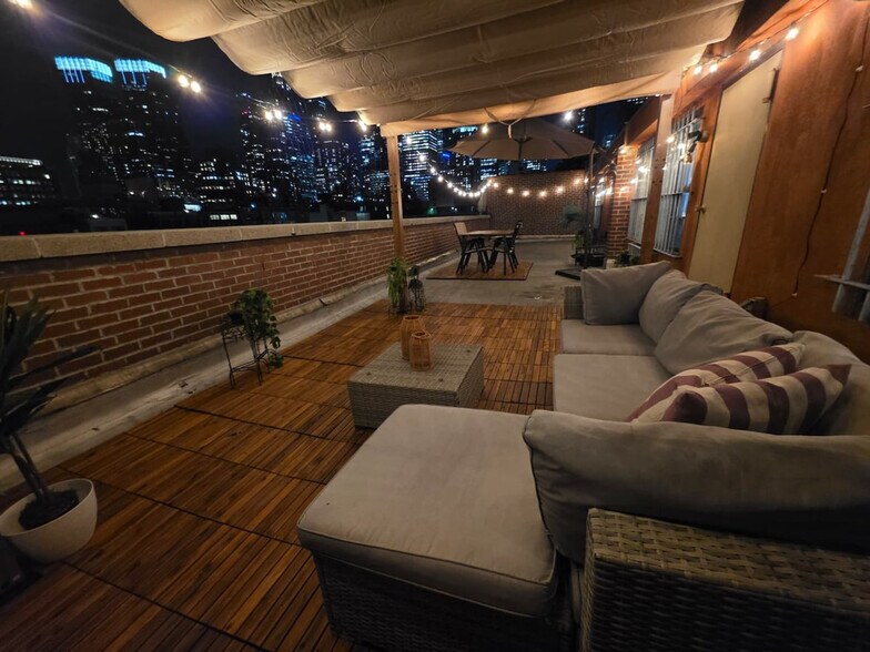 Building Photo - 458 W 52nd St