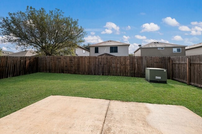 Building Photo - Well-Maintained Home with Open Layout & Great Location