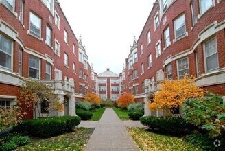 Building Photo - 212 N Oak Park Ave