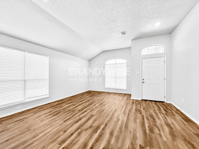 Building Photo - 3318 Lochwood Dr