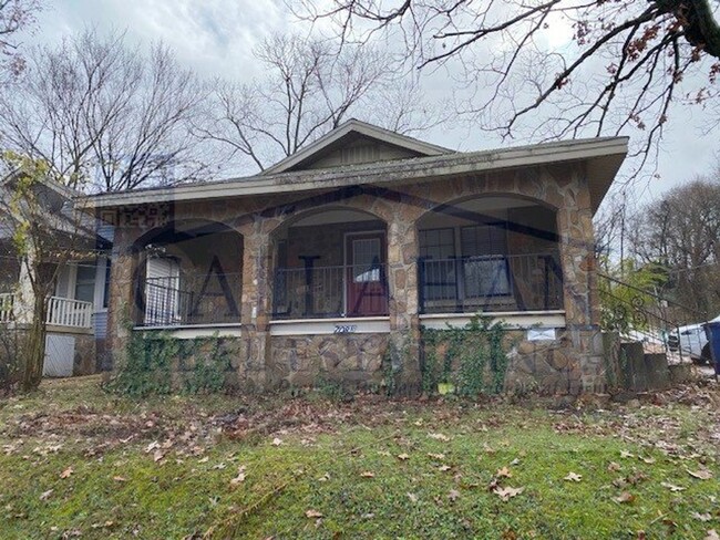 Building Photo - NLR One Bedroom Duplex