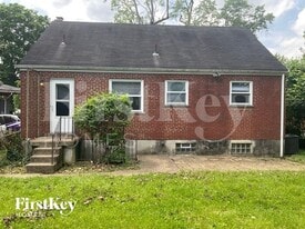 Building Photo - 9216 Maverick Dr