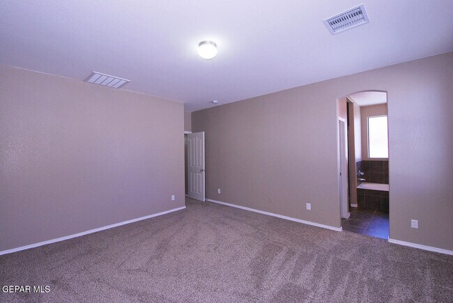 Building Photo - 5033 Lone Cactus Ct