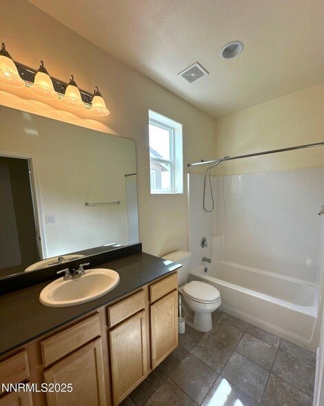 Building Photo - 7115 Diversey Dr