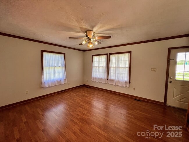Building Photo - 185 N Gibbs Rd