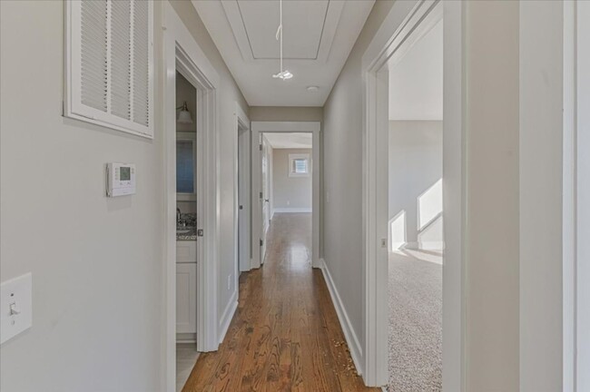 Building Photo - Beautiful House in East Nashville!