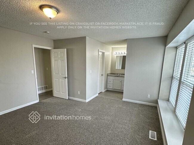 Building Photo - 21320 E Aberdeen Pl