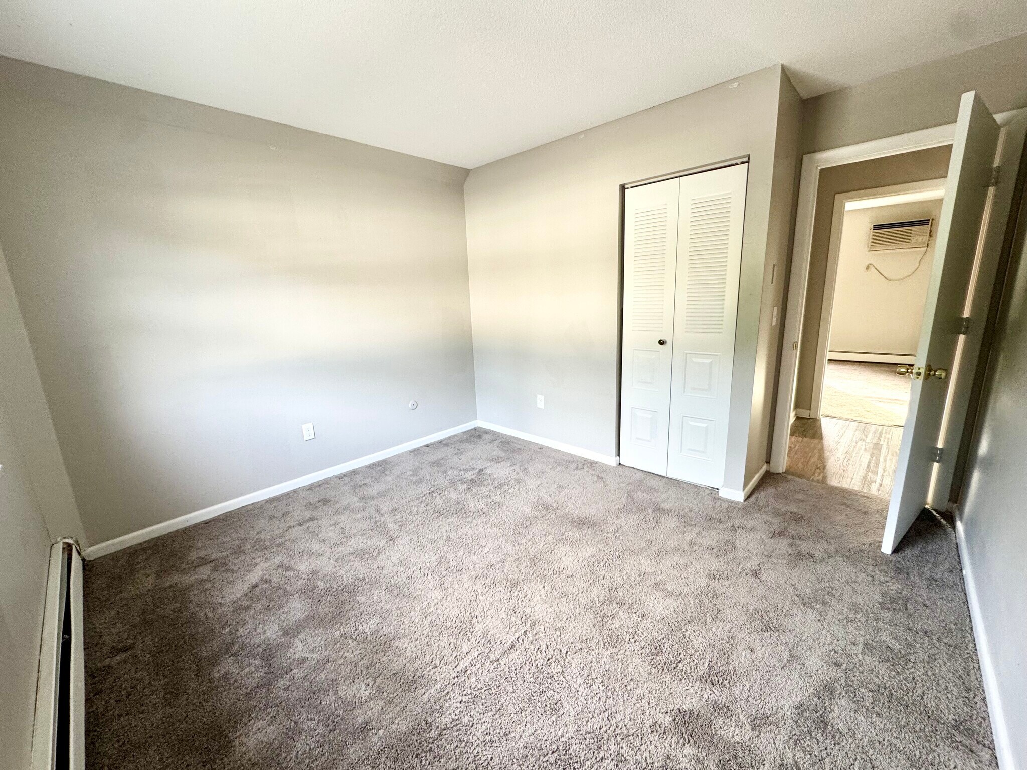 Building Photo - 5 Bradford Dr