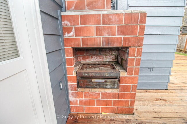 Building Photo - 19711 Bartlett Rd