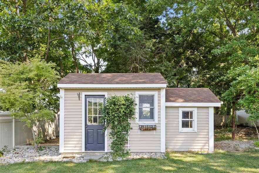 Building Photo - 89 Campbell Ave