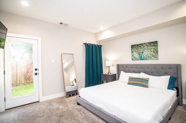 Building Photo - 1915 Kolfahl St