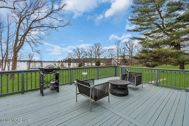 Building Photo - 180 Hartshorne Rd