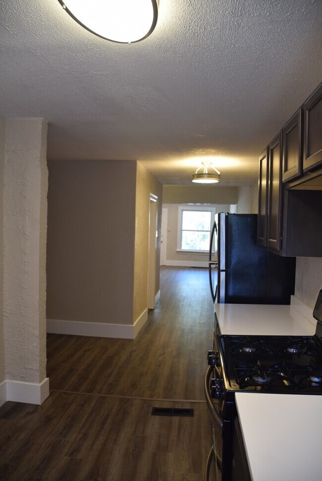 Building Photo - DOWNING3016