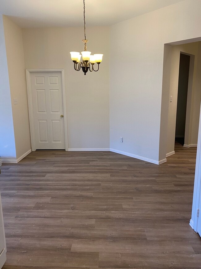 Building Photo - 5205 Crossvine Ln