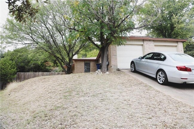 Building Photo - 9906 Hundred Oaks Cir