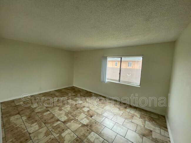 Building Photo - 6336 Denver Ave