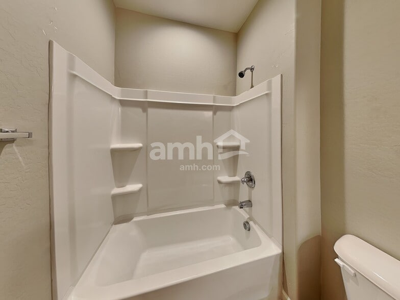 Building Photo - 20727 W Maiden Ln