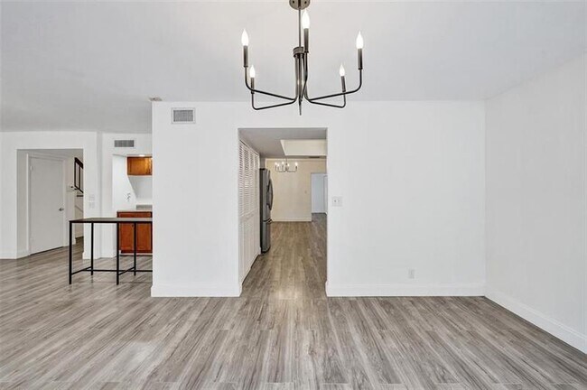 Building Photo - 103 Heatherbrook Way