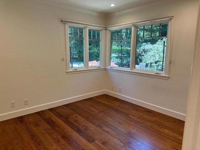 Building Photo - 15 Martin Ln