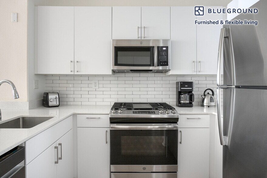 Building Photo - 4077 Glencoe Ave